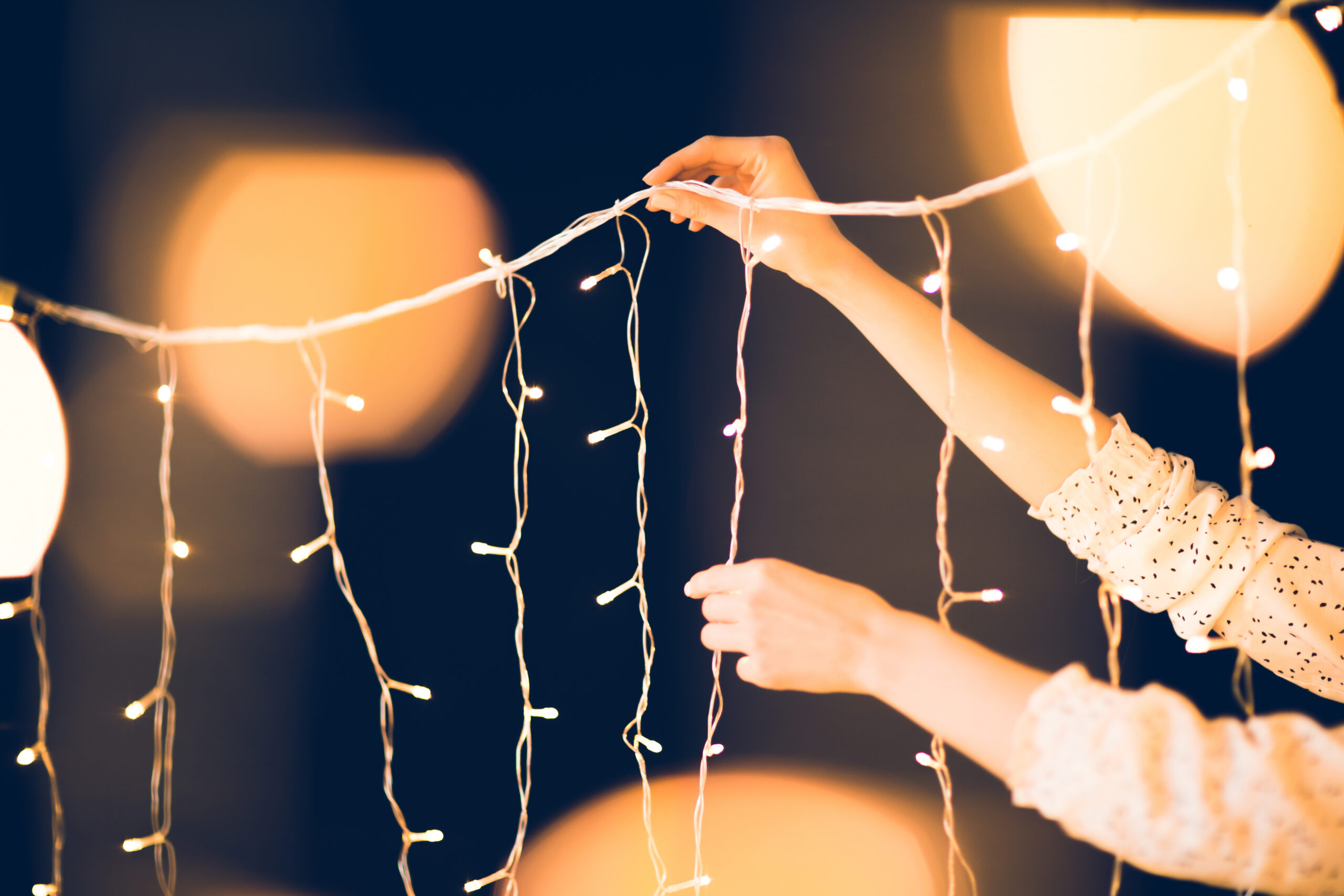 You are currently viewing Tips to Stay Safe While Decking the Halls